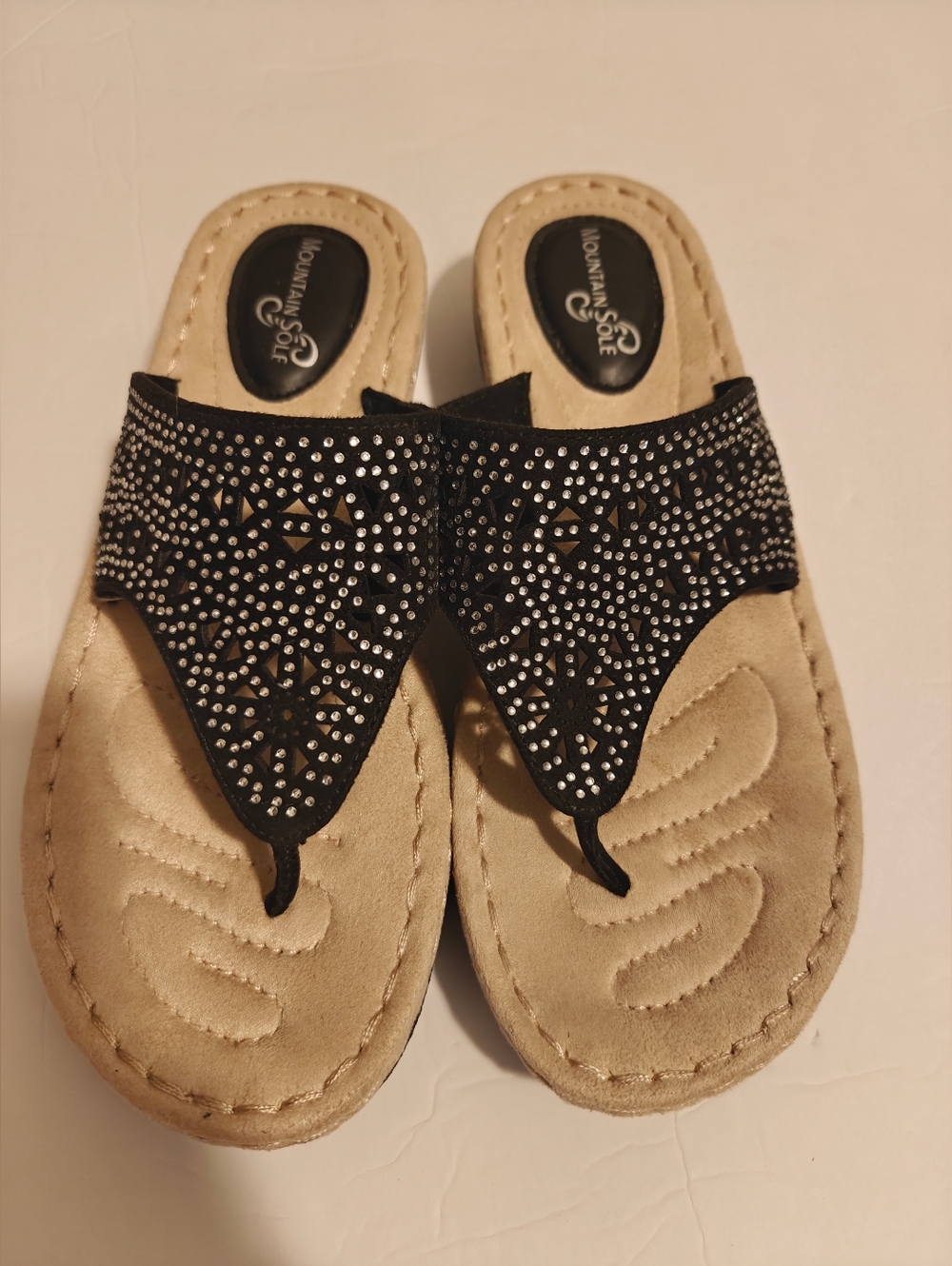 Mountain Sole Black Wedge Bling Beaded slide comfort flip flop sandal Measure 10